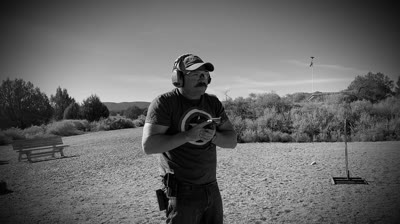 Which Pistol Sight is Faster?