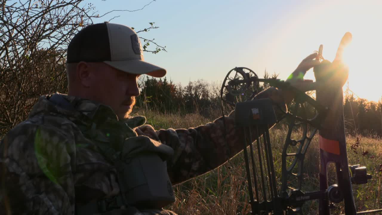 【中古】 The Modern Bowhunter - Geared Up!/OUTDOOR SPORTSMAN GROUP/Curt Wells Bowhunter TV - Sportsman Channel