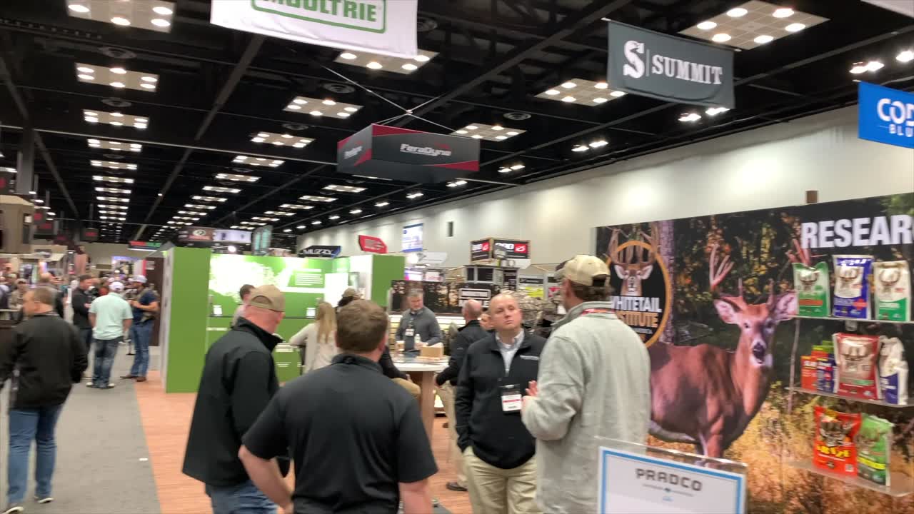 Kevin Berggren of Carbon Express shows OSG's Lynn Burkhead three new arrow shafts for 2020 — the Maxima Triad, the Destroyer and the Destroyer SD. 