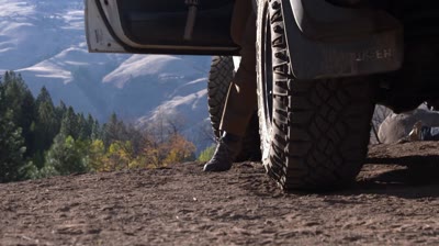 Guns & Ammo TV: Geissele USASOC URGI 5.56